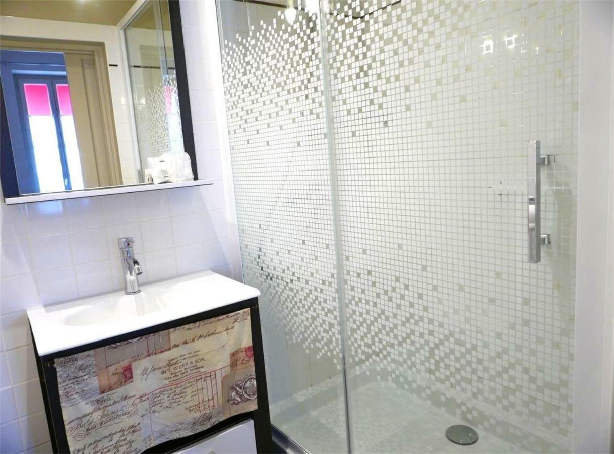 Hotel Mille Et Une Feuilles La Charité-sur-Loire Kültér fotó